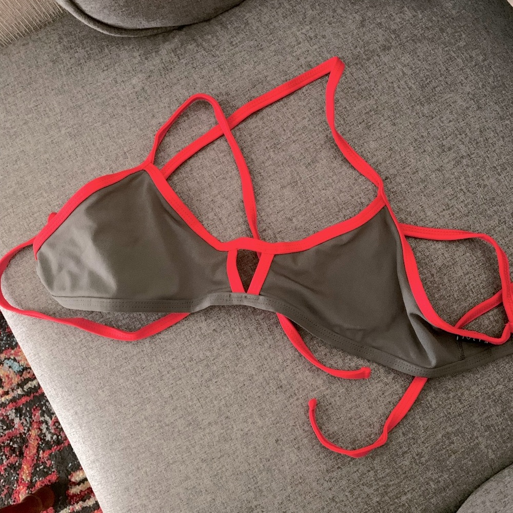 Jolyn swim top red/gunmetal grey